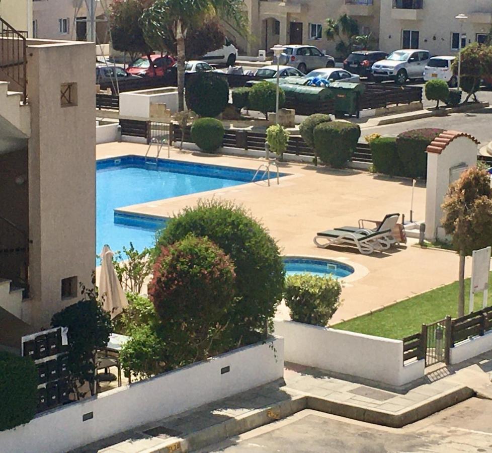 Excellent 2 Bed Apartment มานเดรีย ภายนอก รูปภาพ